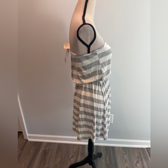 Fantastic Fawn Gray Stripe One Shoulder Mini Dress NWT Women’s size Medium - Picture 3 of 9